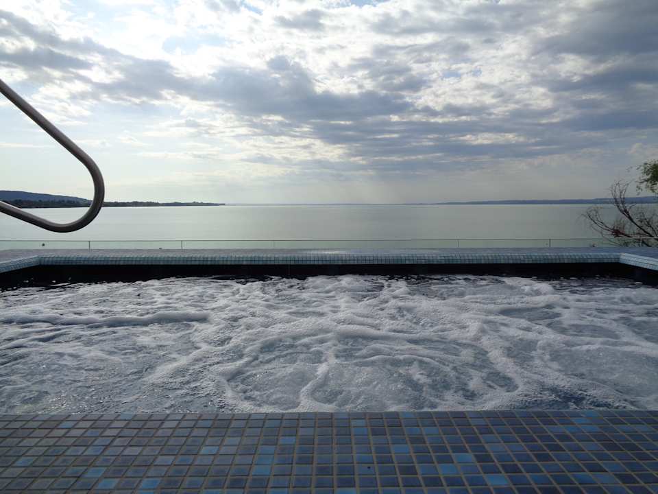 Pool Hotel Helikon