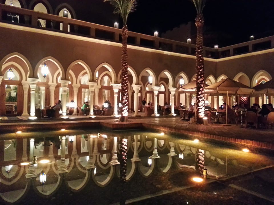 Hauptbar abends Grand Makadi