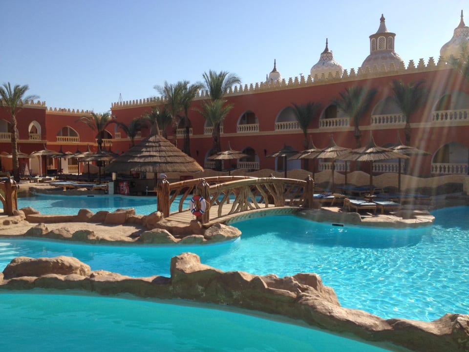 Kaltes Wasser, aber schön Pickalbatros Alf Leila Wa Leila Resort - Neverland Hurghada