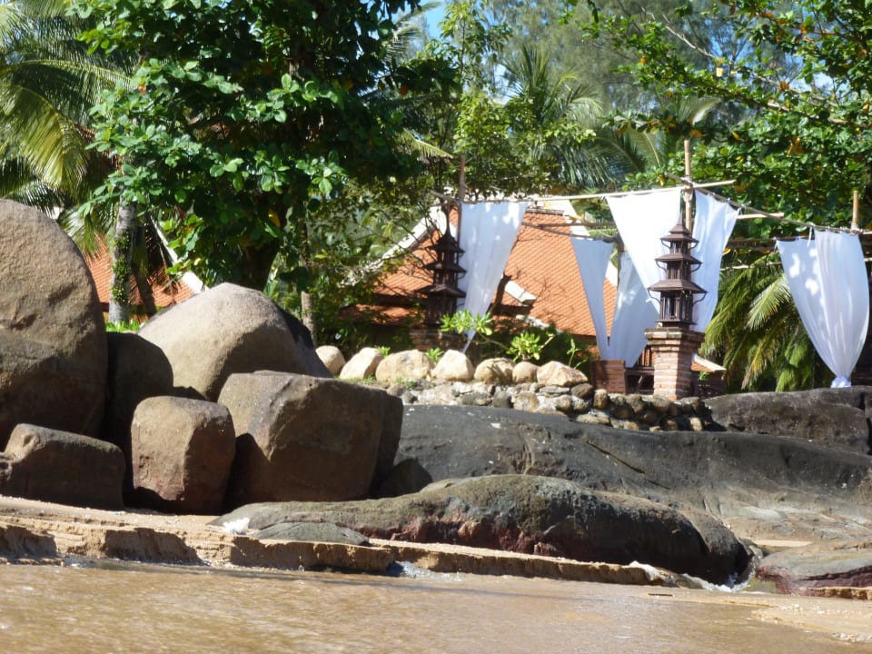 Gartentisch der besonderen Art Khaolak Laguna Resort