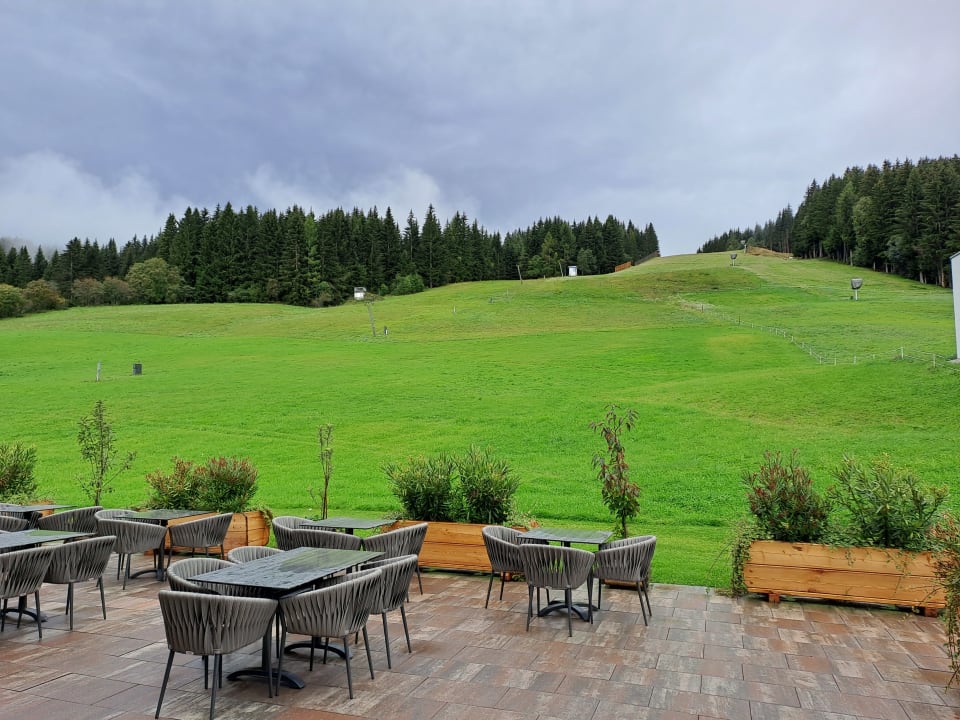 Ausblick ALMGUT Mountain Wellness Hotel