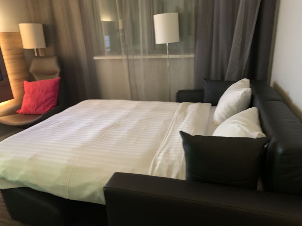 Zimmer MOXY Frankfurt Airport