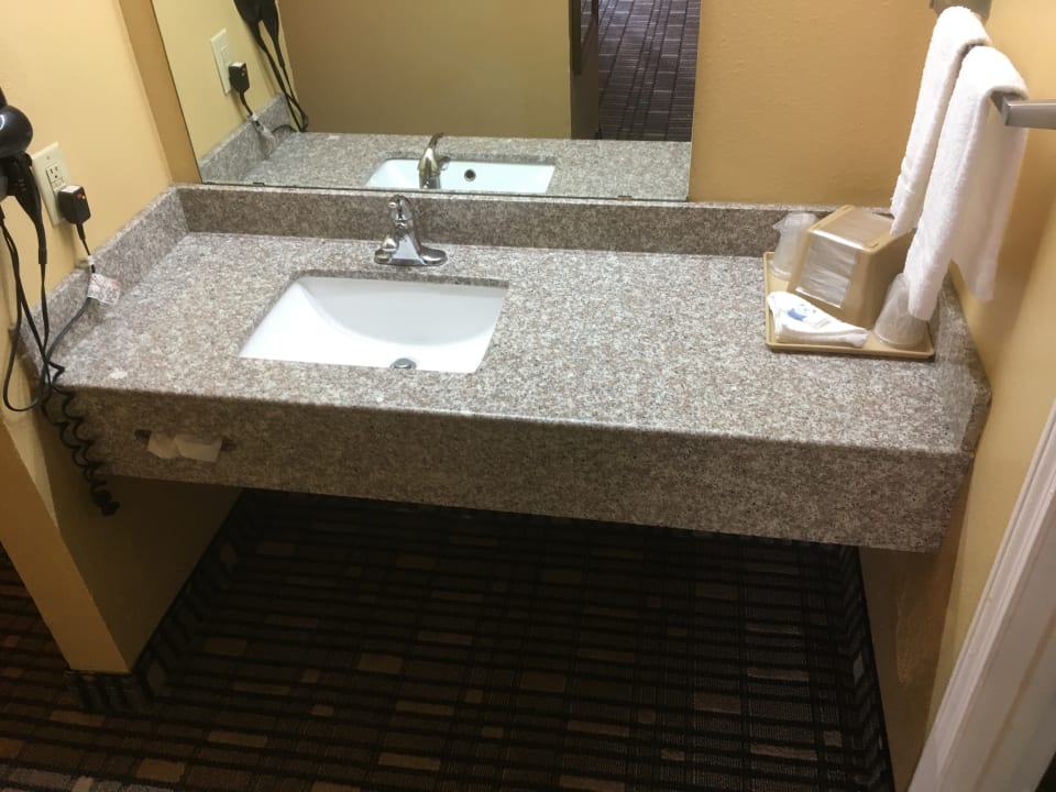 Zimmer The Executive Inn & Suites