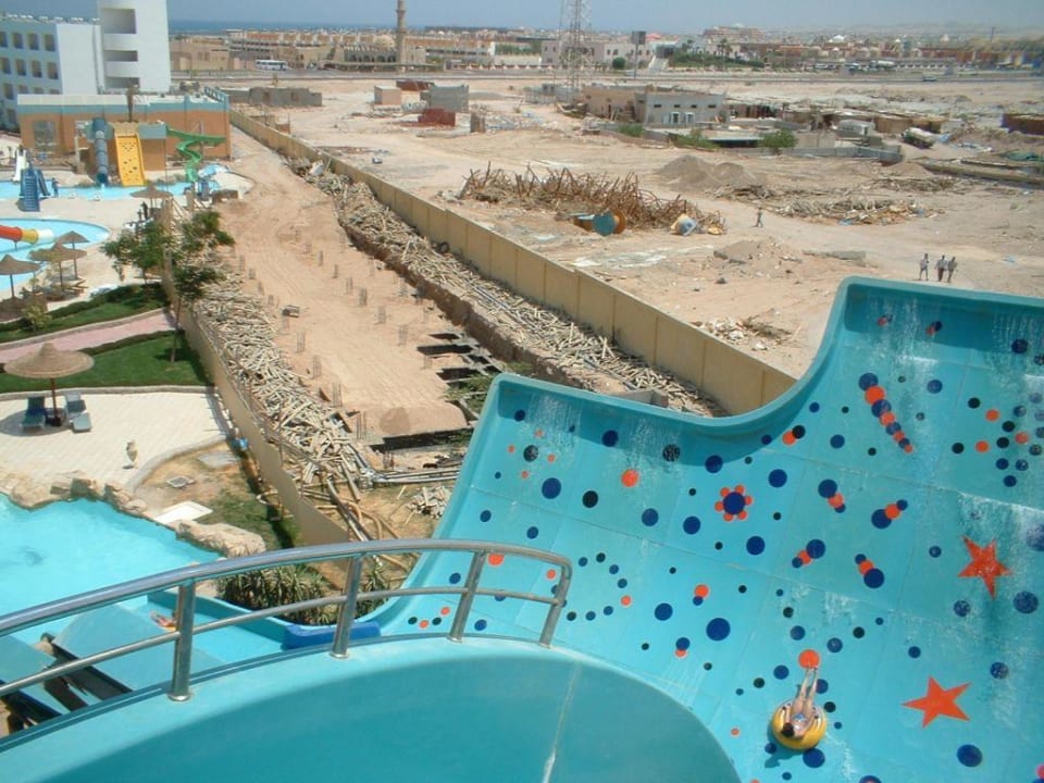 Baustelle wie so im gesamten Park Titanic Resort & Aqua Park