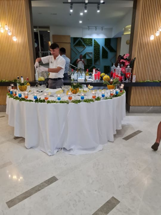 Gastro Iz Flower Side Beach Hotel