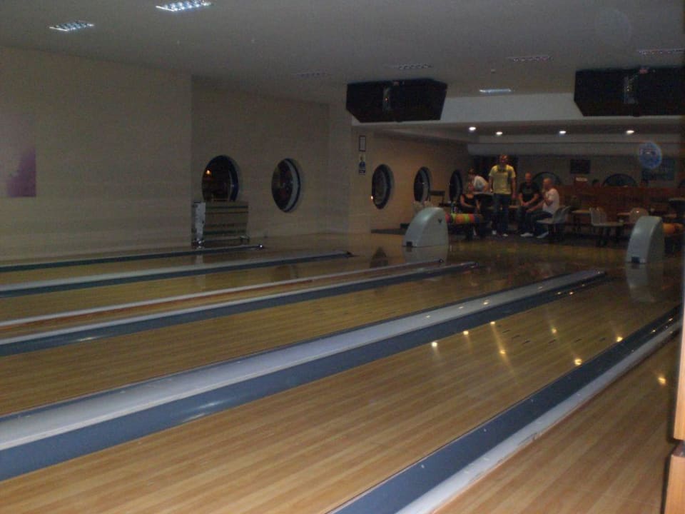 Bowlingbar Spielbahn 1 Titanic Deluxe Lara