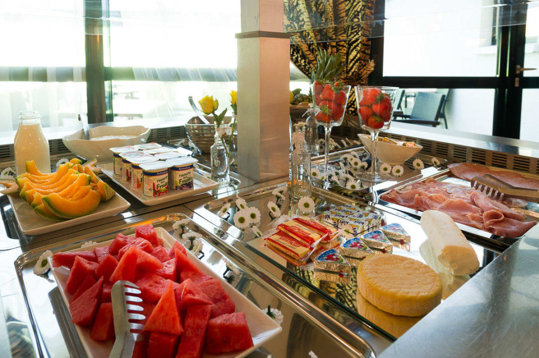 Buffet petit-déjeuner  Hotel Marso
