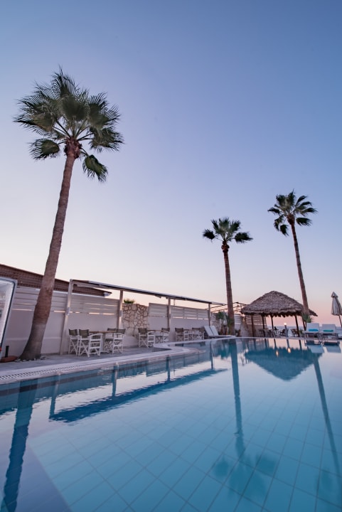 Pool Soleil Apartments & Studios