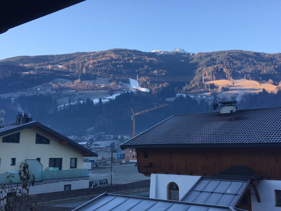 Blick vom Balkon zur Talabfahrt Kaltenbach Pension Alpenhof