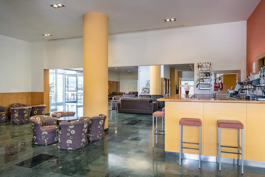 Lobby Hotel La Estación