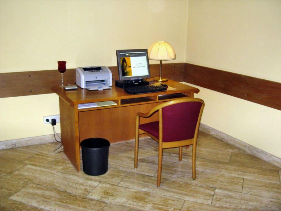 Internet für Jedermann DORMERO Hotel Bonn - Windhagen