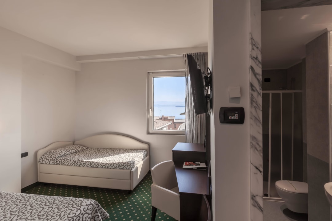 Triple lake view Hotel Bonotto