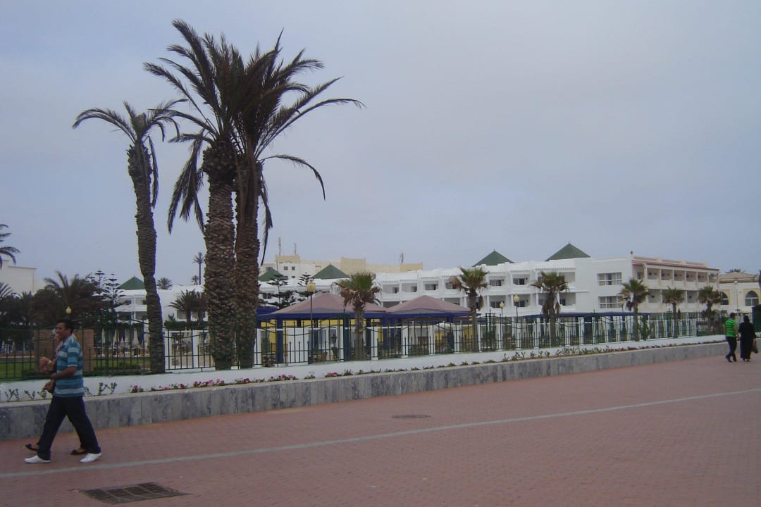 Hotel z zewnątrz-widok z promenady Iberostar Waves Founty Beach