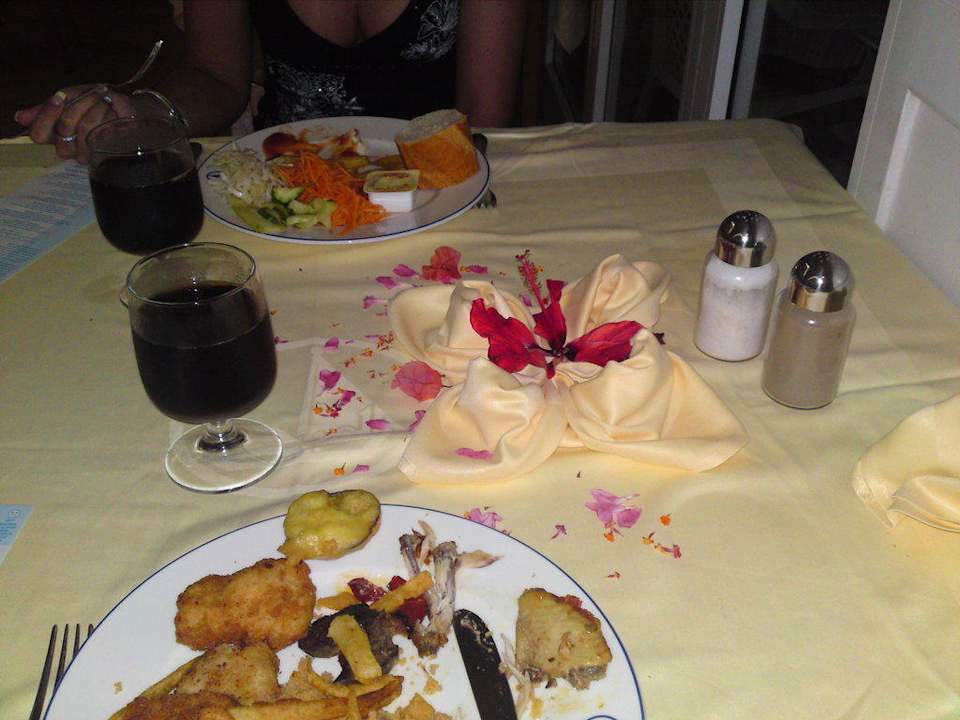 Liebevoll gedeckter Tisch El Mouradi Club Kantaoui