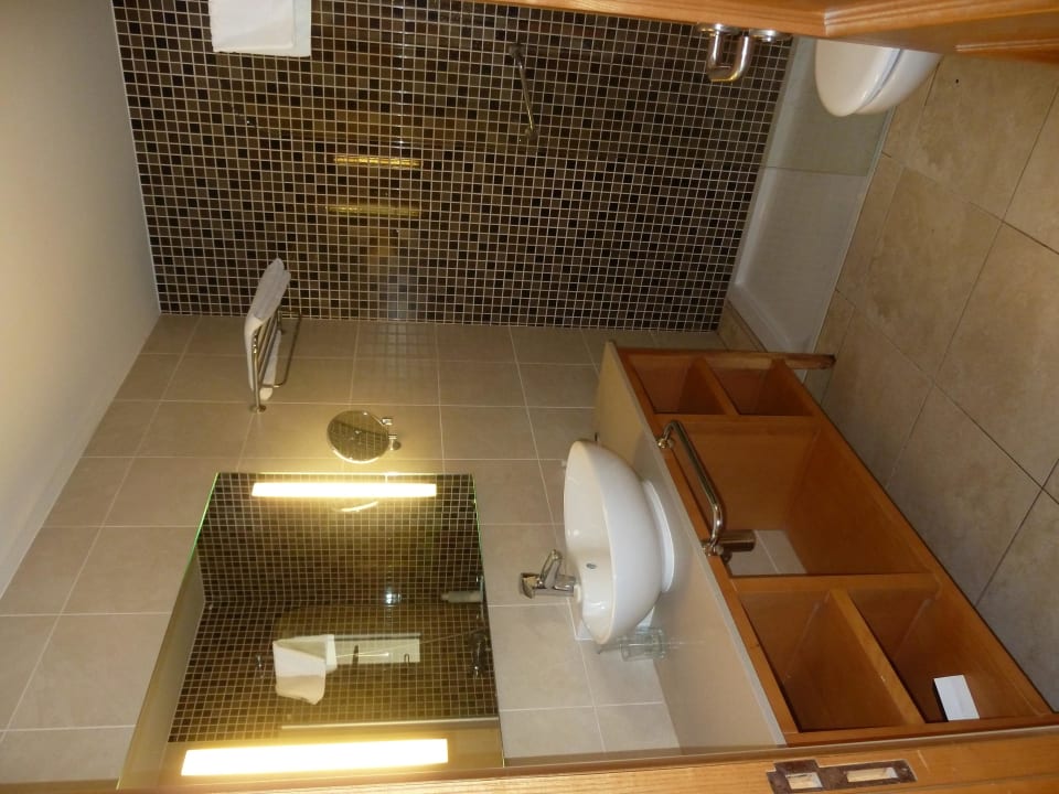 The lovely bathroom in the hotel Barceló Fuerteventura Castillo