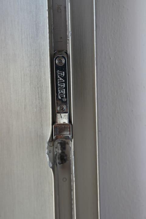 Signs of breaking in (terrace) Asterias Beach