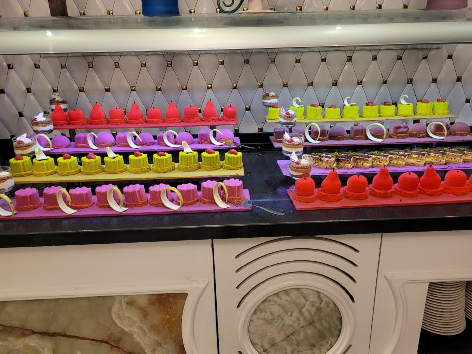 Gastro Azura Deluxe Resort & Spa Hotel