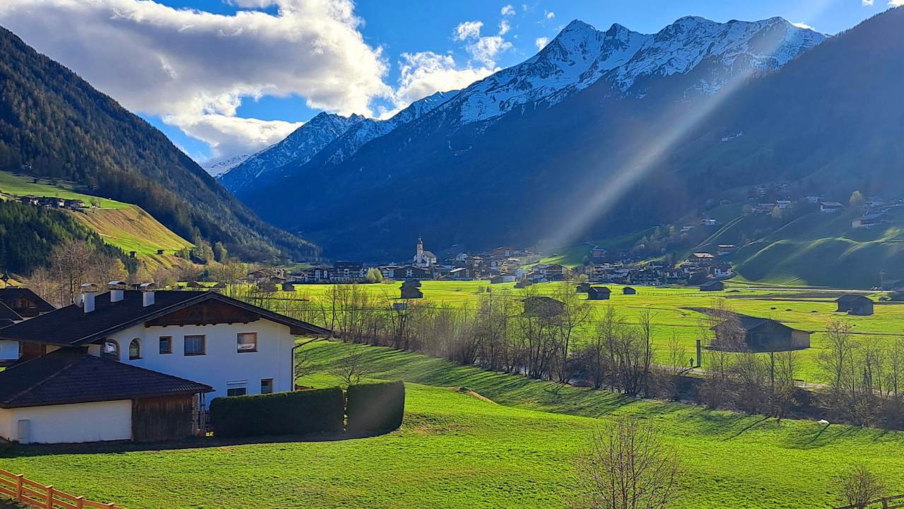 Ausblick Explorer Hotel Stubaital