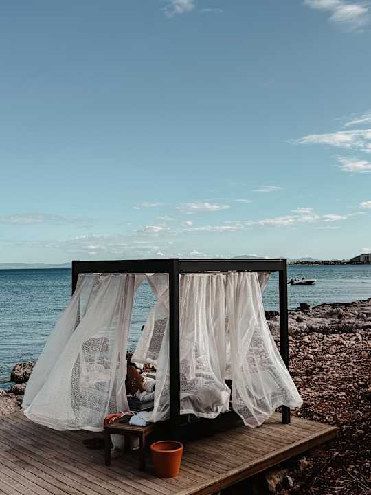 Strand Anda Barut Collection