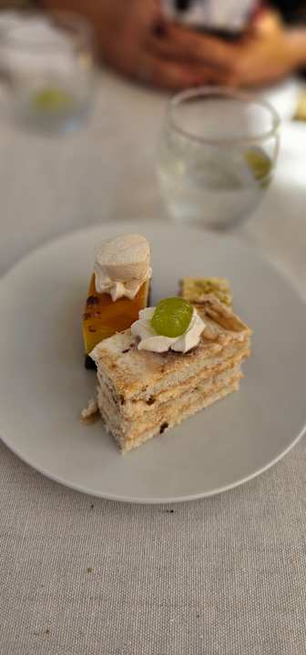 Gastro Serry Beach Resort