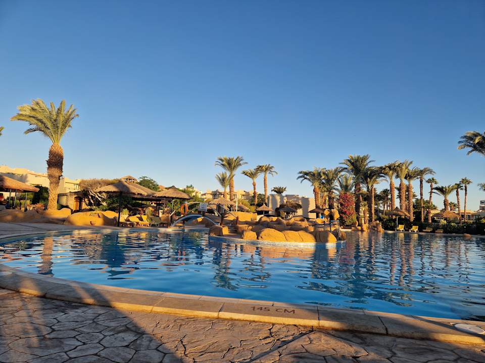 Pool Lotus Bay Beach Resort