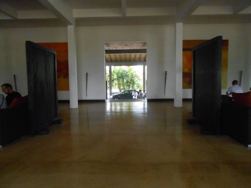 Eingang.  Hotel Jetwing Beach