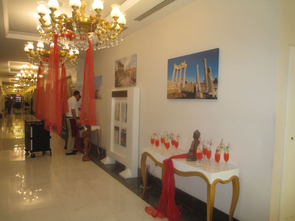 Gastro Side Royal Palace Hotel & Spa