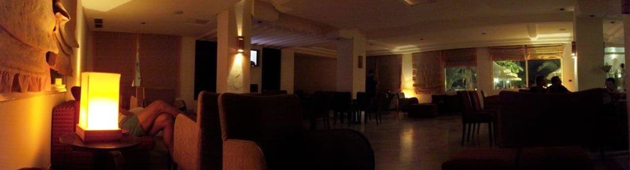 Die Hibiscus-Bar Hotel El Fell Resort & Spa