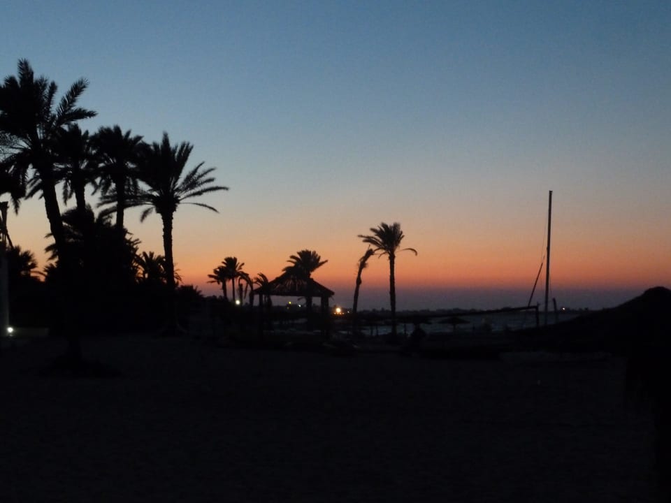 Strand bei Sonnenuntergang Hotel Sangho Club Zarzis