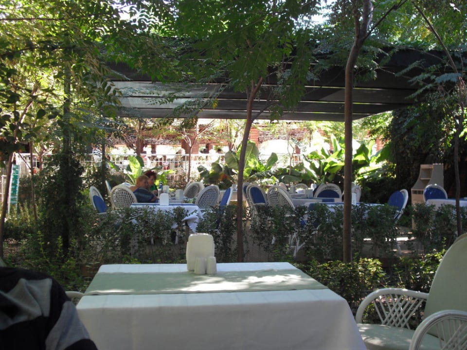 Snackbar Can Garden Beach