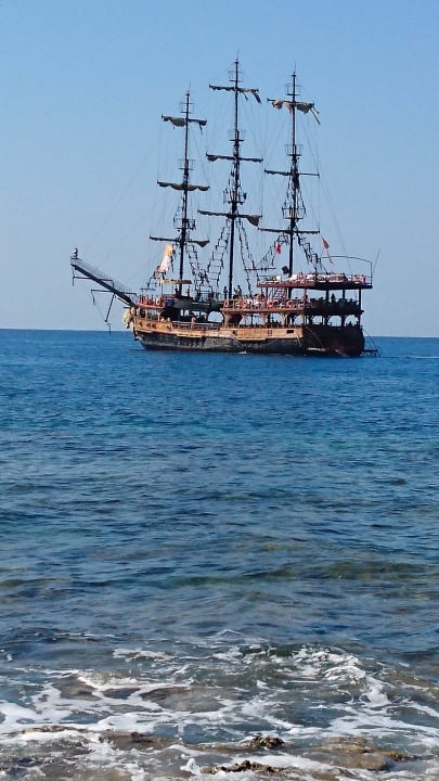 Attraktives Ausflugsschiff Saphir Resort & Spa