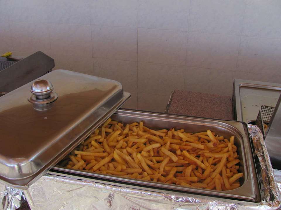 Pommes am Strand Pickalbatros Alf Leila Wa Leila Resort - Neverland Hurghada