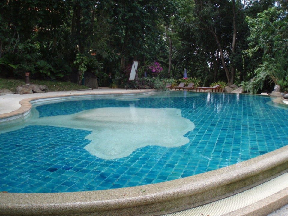 Einer der beiden Pools The Fair House Beach Resort