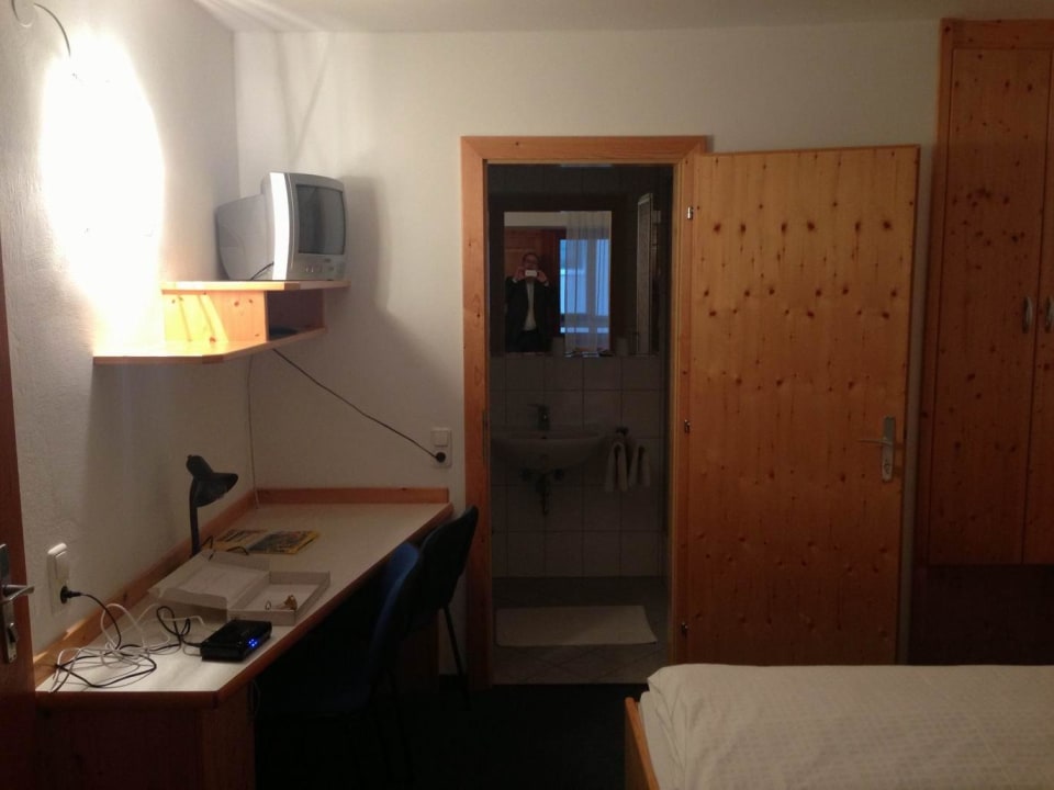 Arbeitsbereich, kleiner TV. Landgasthof Dorfner