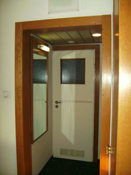 Zimmer 2.Übernachtung,Zimmer/Flur ohne Tür Hotel Gromada Piła