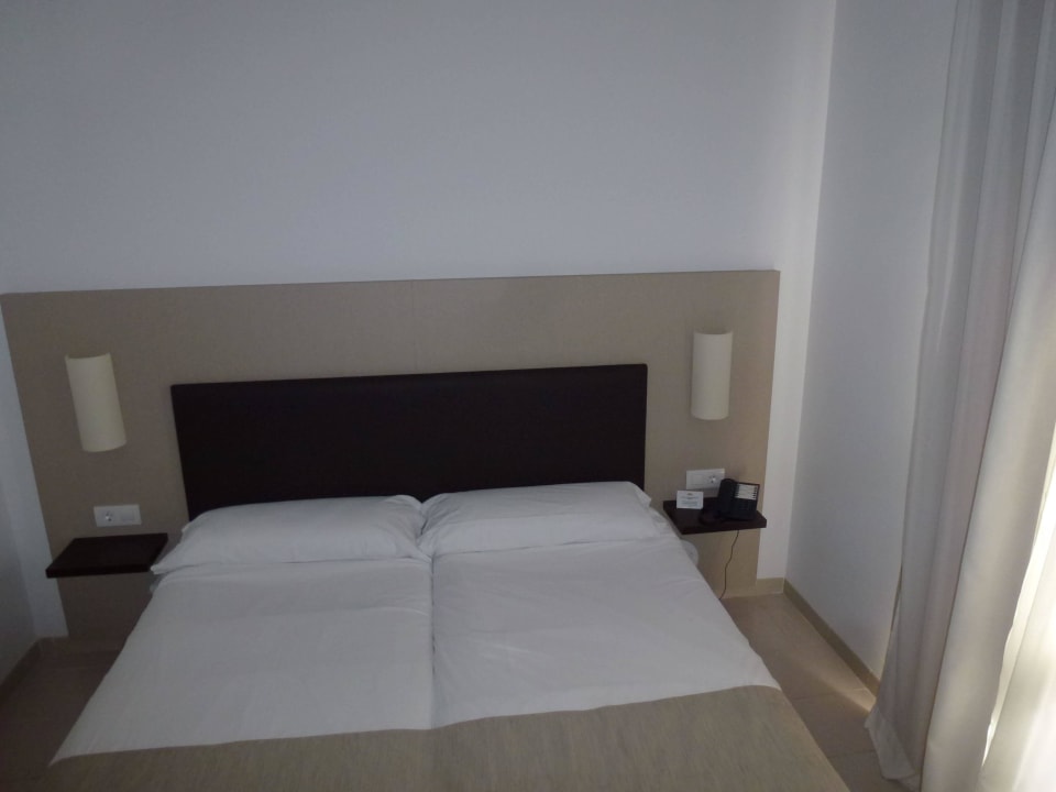 Unser Bett - sehr bequem! LABRANDA Bahía y Villas Fañabé