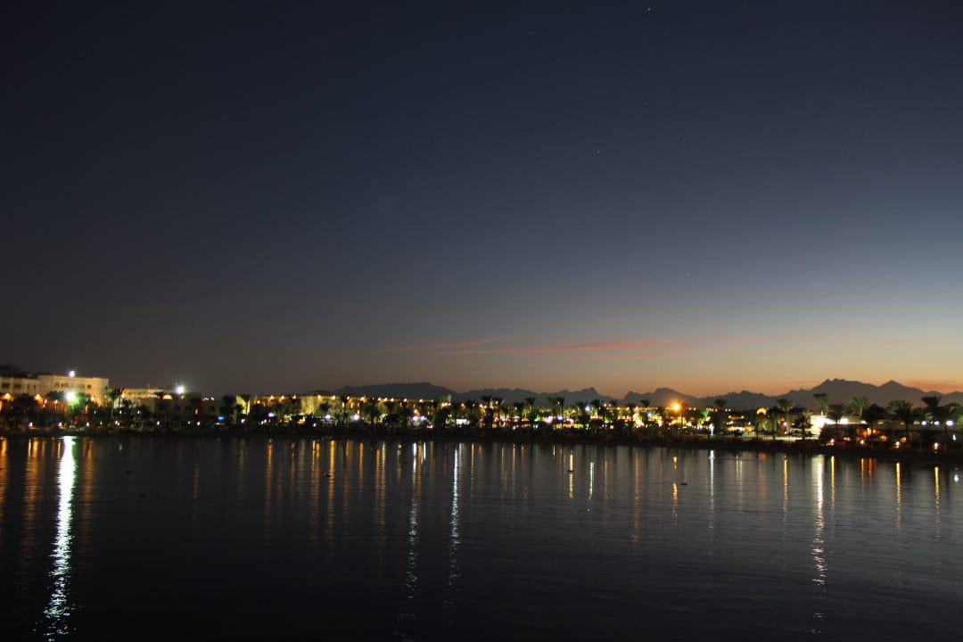 Со стороны моря Desert Rose