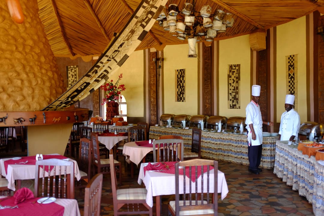 ..... Hotel Amboseli Sopa Lodge