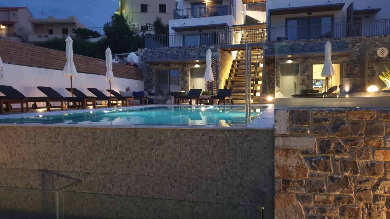 Pool Seascape Luxury Residences