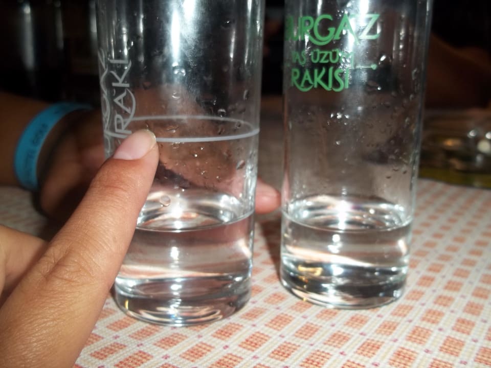 Soviel Raki wurde eingefüllt  Hotel Mari