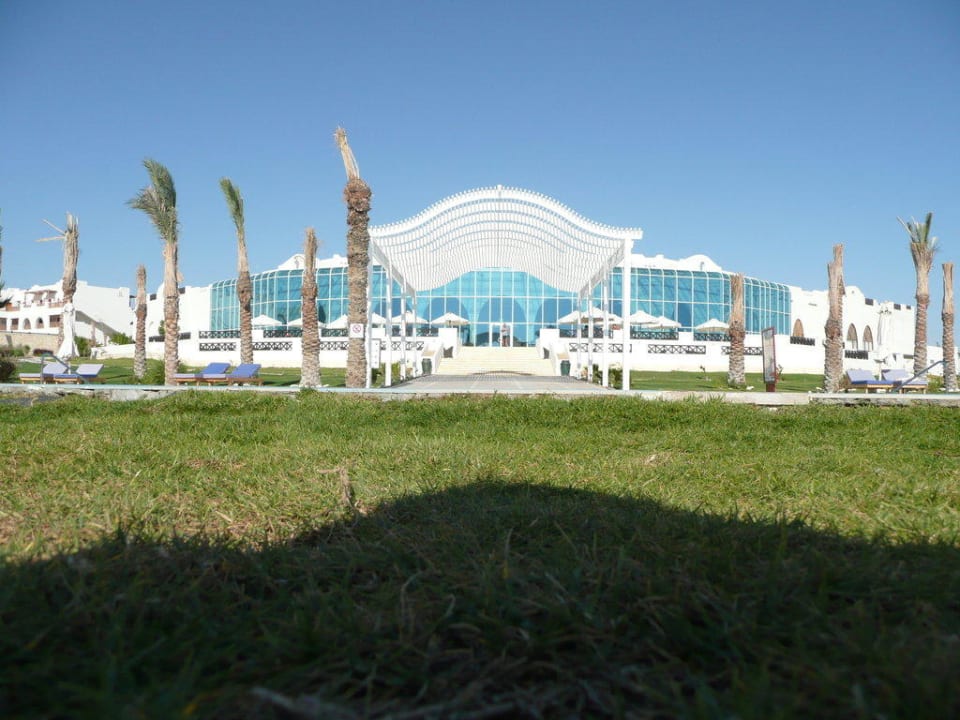 Main building with restaurant Hilton Marsa Alam Nubian Resort