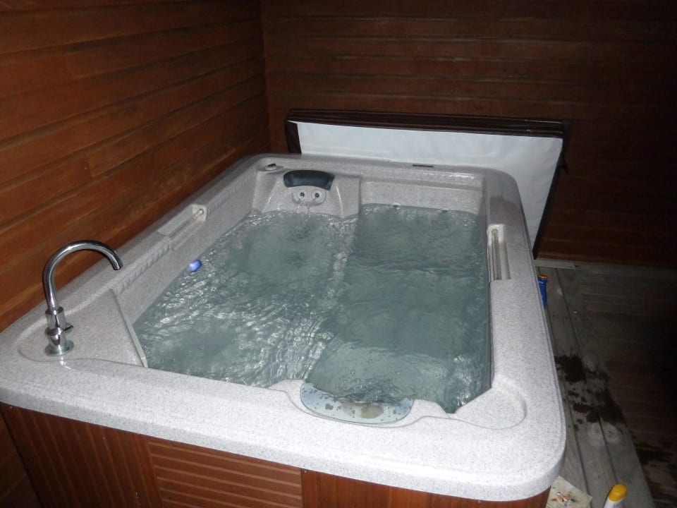 Jacuzzi Meeru Maldives Resort Island