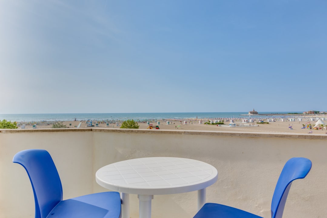 Strand Hotel Serena