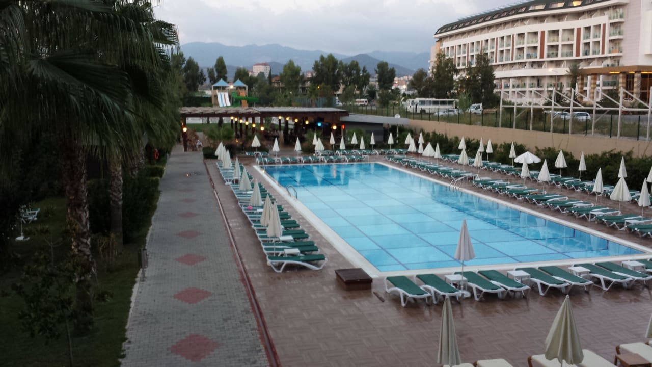 Pool Hotel Royal Garden Beach