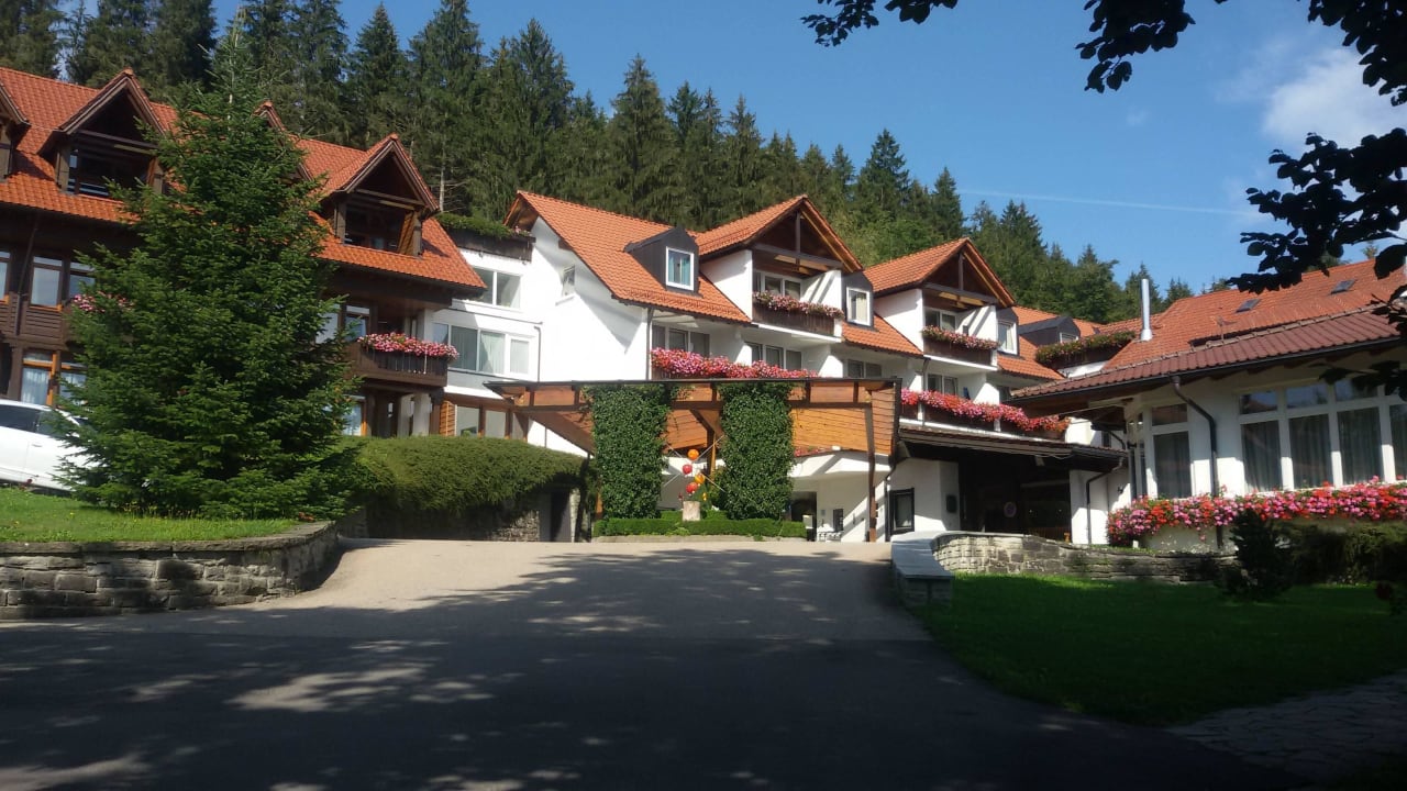 Blick auf den Hoteleingang Berghotel Jägerhof