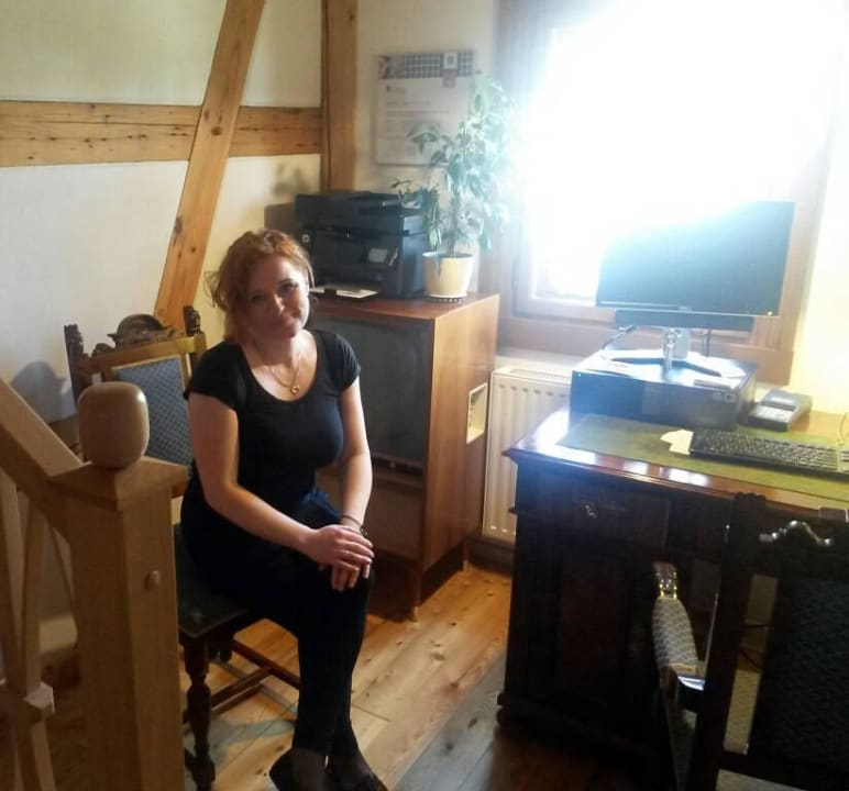 Rezeptionistin & Serviererin in Personalunion Zegarmistrza Guesthouse