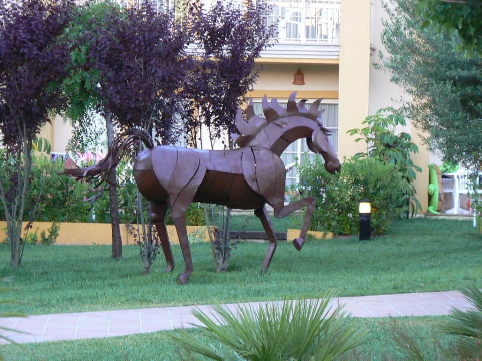 Skulptur im Garten Zafiro Mallorca