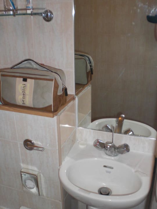 Bad Hotel Berjaya Eden Park