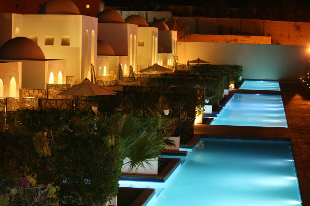 Villas bei Nacht Fort Arabesque Resort, Spa & Villas