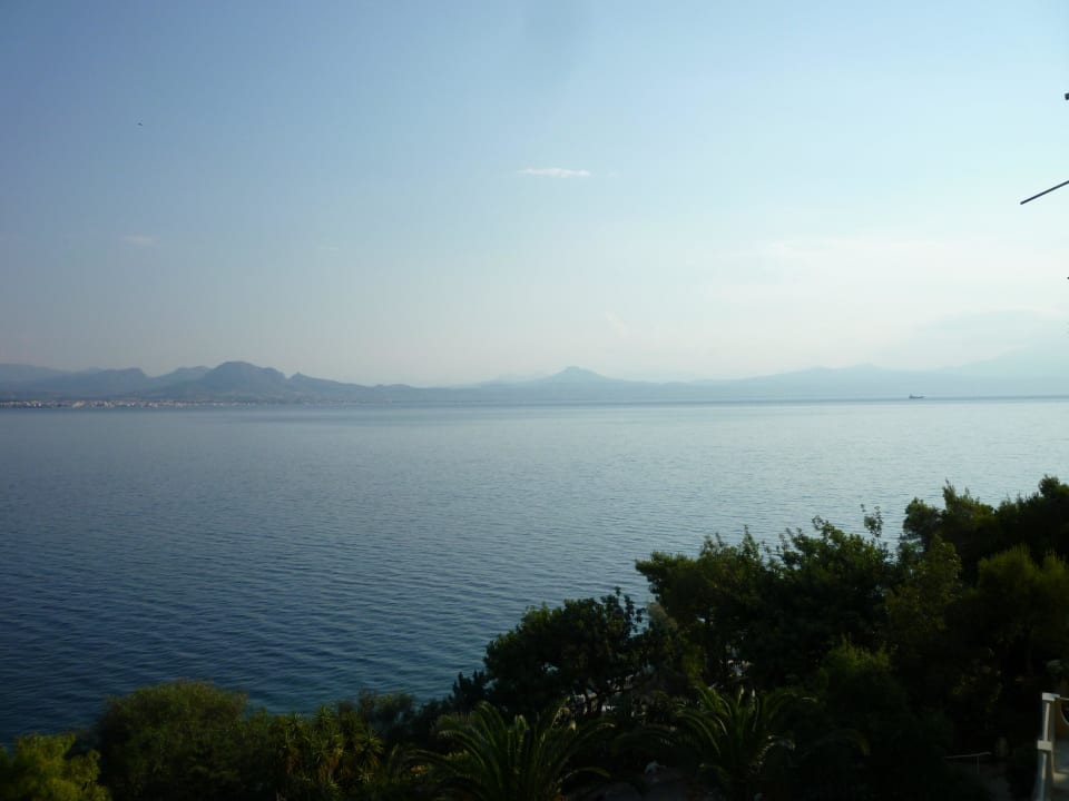 Ausblick vom Zimmer über den Golf von Korinth Hotel Pappas